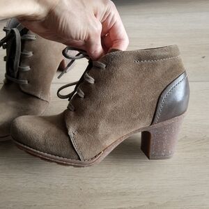 Clark's Sashlin Sue ankle boot